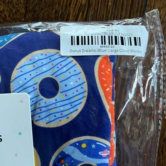Little Sleepies Triple Layer Cloud Blanket - Donut Dreams (blue) - Picture 4 of 4